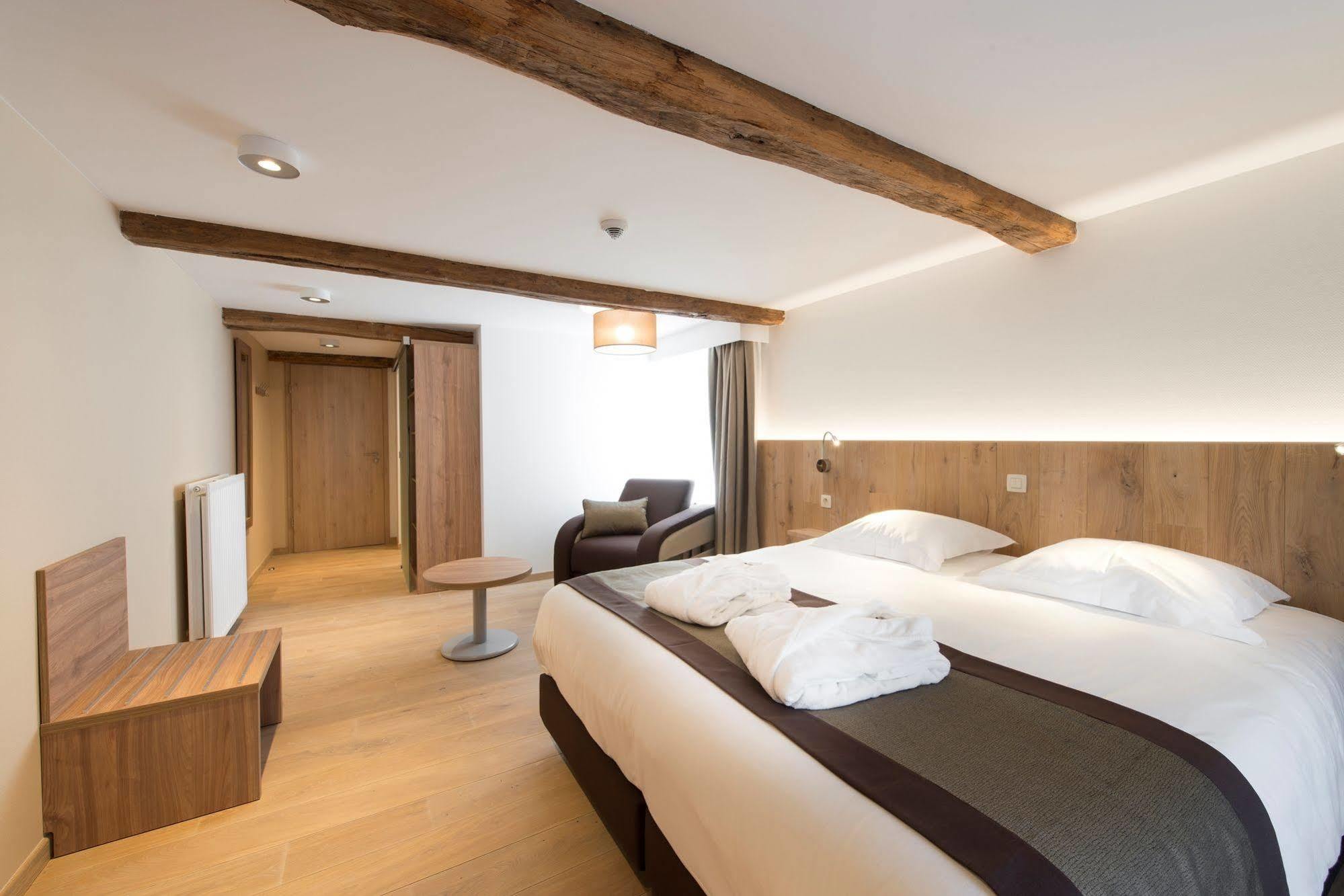 Hotel Le Fournil Redu Kültér fotó